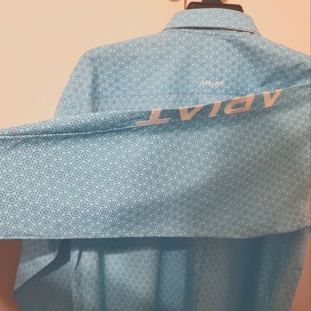 Ariat Team Logo Long Sleeve Shirt - Picture 5 of 10